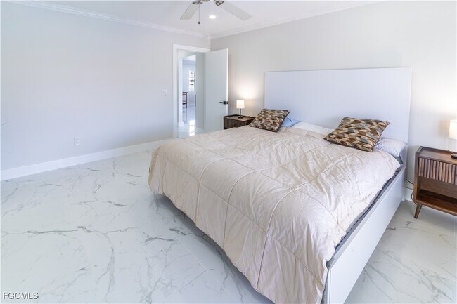 Building Photo - 3405 SE 16th Pl