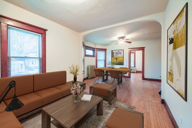 Primary Photo - 803-803 5th Ave SE