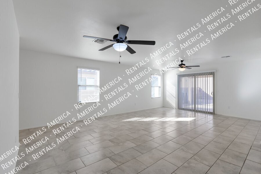 Building Photo - 8755 E Stone Meadow Cir