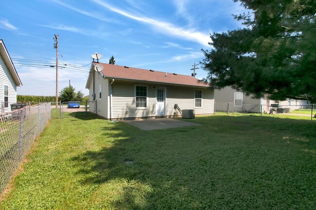 Building Photo - 999 State Line Rd