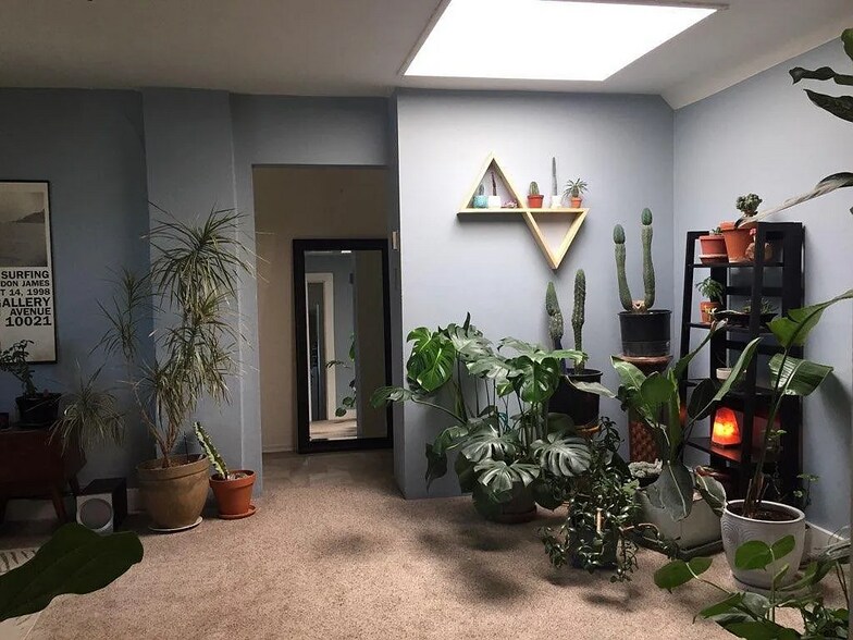 Building Photo - 925 Grandview Ave