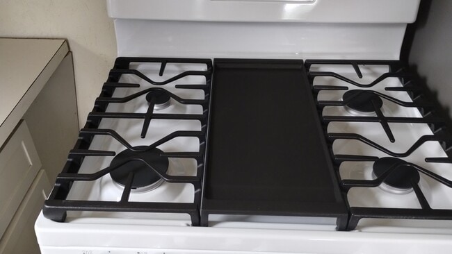 Building Photo - 1225 S Cedar Ave