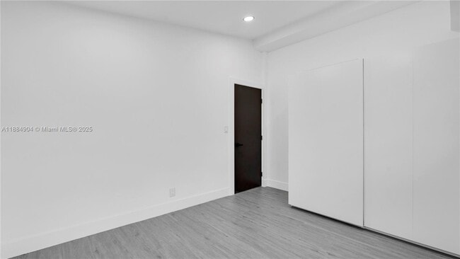Building Photo - 2413 Gulfstream Ln