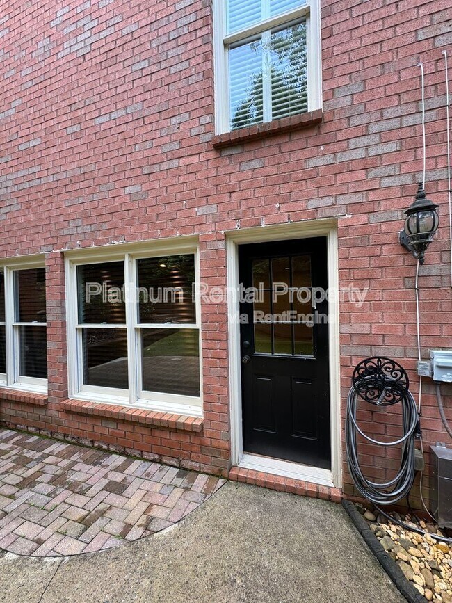 Building Photo - 830 Eden Green Ct