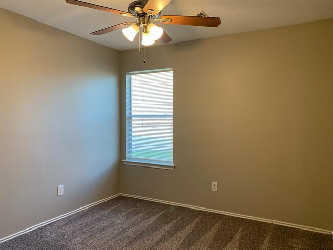 Building Photo - 1402 Swansfield Ln
