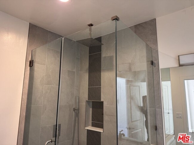 Building Photo - 1325 S Rimpau Blvd