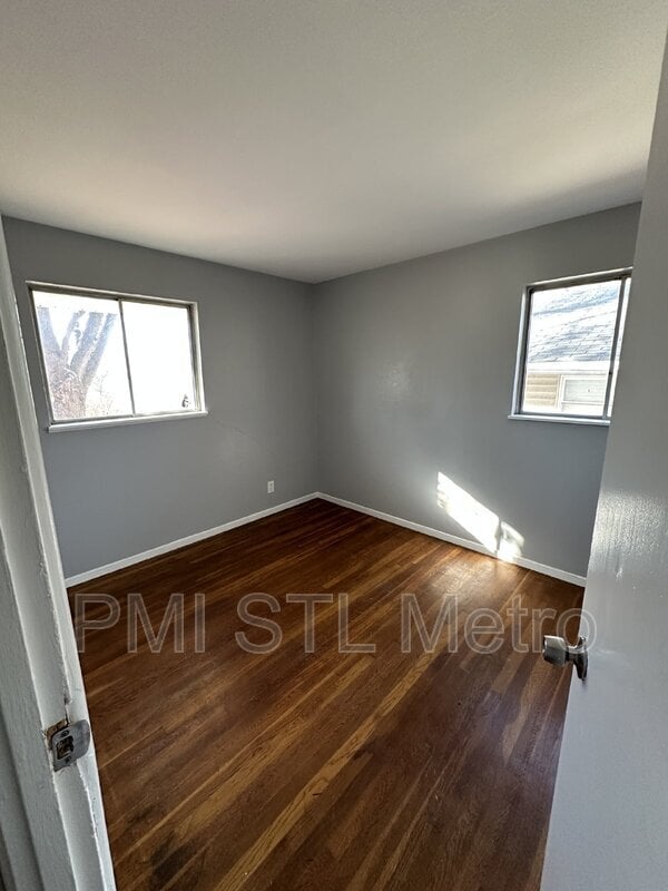 Building Photo - 269 Roderick Dr