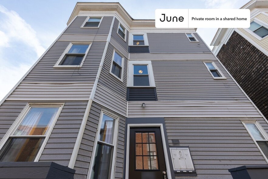 Building Photo - Room in Shared 3 bed/1 bath home in Savin Hill