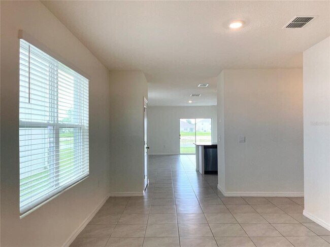 Building Photo - 35759 Sunflower Hl Dr