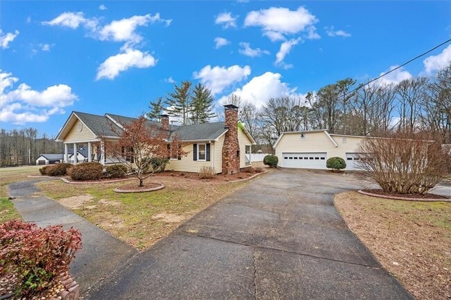 Building Photo - 14605 Cogburn Rd