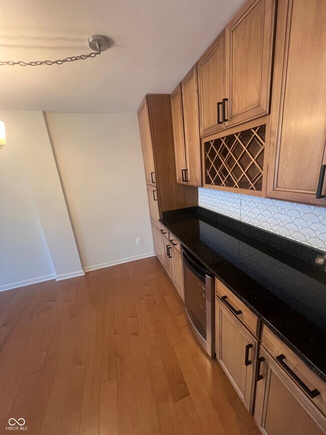 Building Photo - 3965 N Meridian St