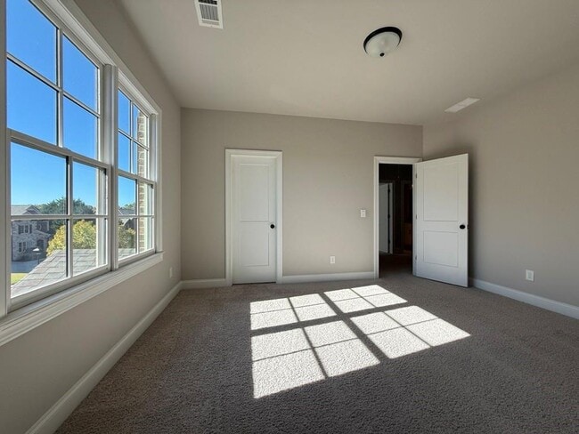 Building Photo - 535 Settles Brook Court