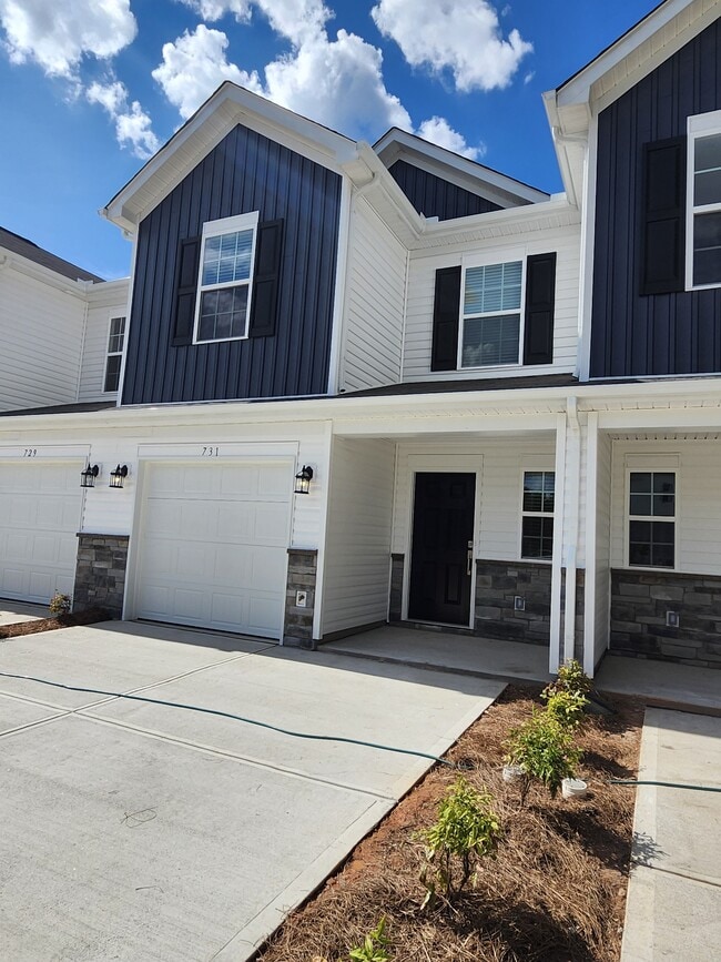 Building Photo - 731 Peyden Ln
