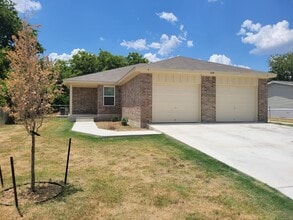 Building Photo - 504 S Juanita Dr