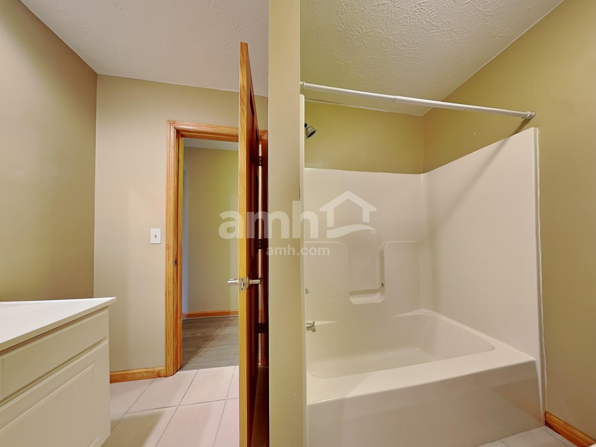 Building Photo - 715 Justin Ct