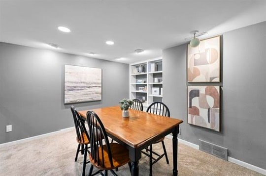 Building Photo - 1733 Camelot Dr