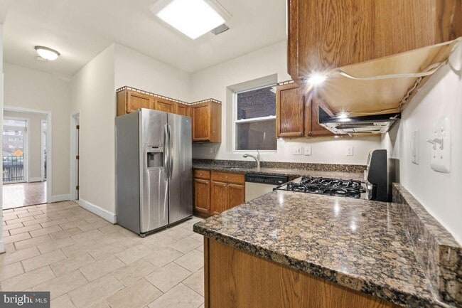 Building Photo - 1362 Irving St NW