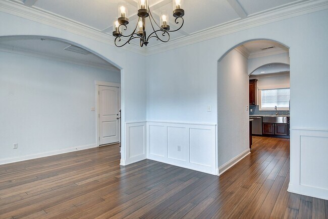 Building Photo - MOVE IN READY! GORGEOUS HOME IN CHESAPEAKE!