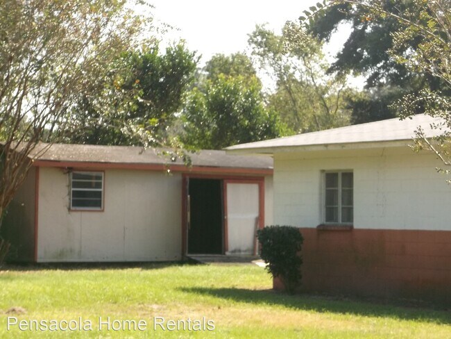 Building Photo - 3 br, 1 bath House - N. 62nd. Ave 726
