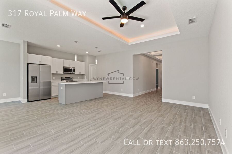 Building Photo - 317 Royal Palm Wy