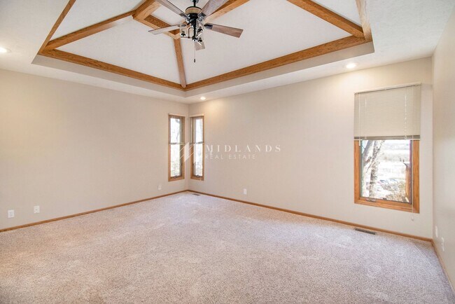 Building Photo - Castle Ridge 5 Bedroom Ranch