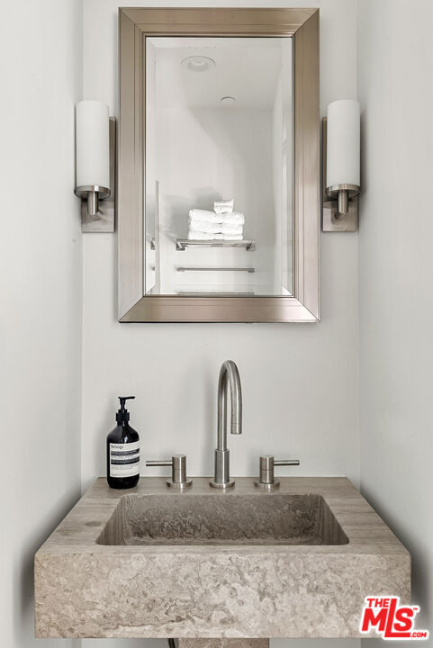 Building Photo - 8835 Betty Way