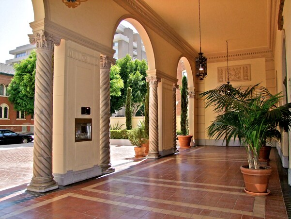 Building Photo - 315 W 3rd St