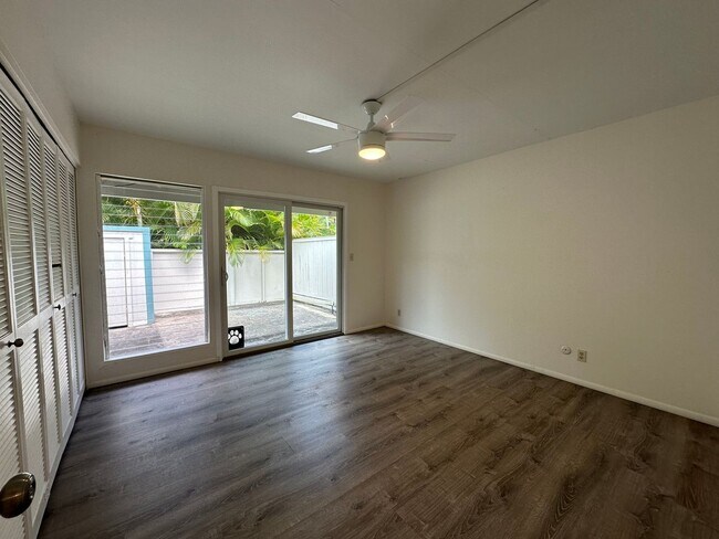 Building Photo - Upgraded 3 bedroom/2 bath townhome at Yach...