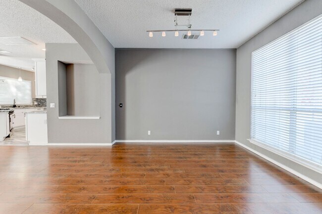 Building Photo - Spacious and Updated Home in Prime Location