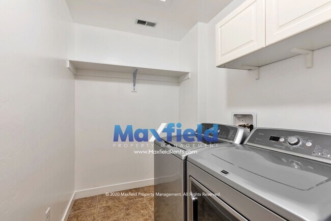 Building Photo - Draper Townhouse - 4 BD 3.5 BA 2 GA