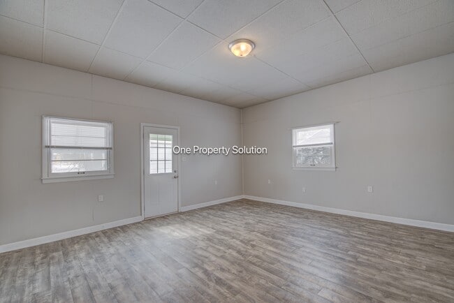 Building Photo - 7005 Broadway