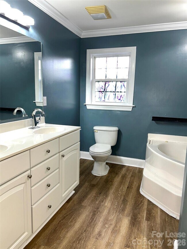 Building Photo - 2529 Madeline Meadow Dr