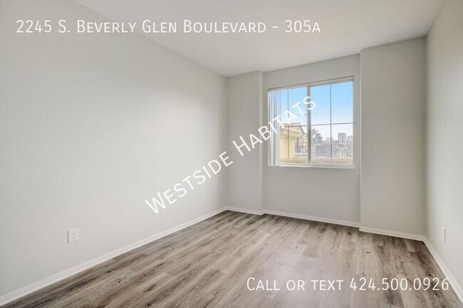 Building Photo - 2245 S Beverly Glen Blvd