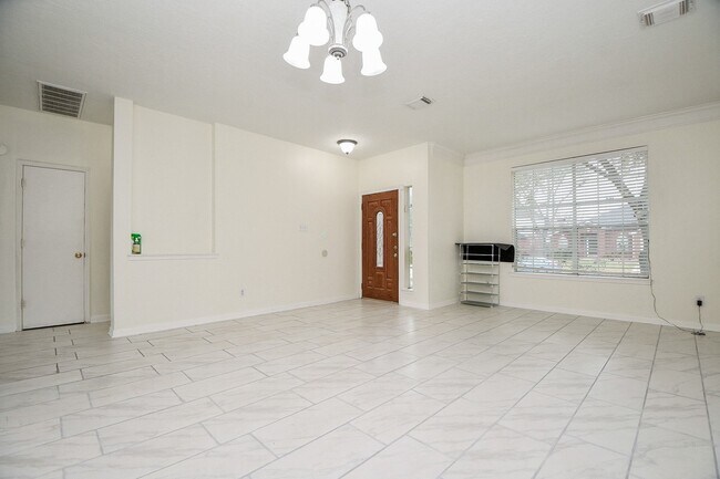 Building Photo - 9641 Weldridge Dr