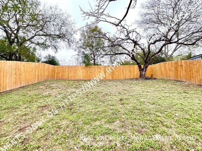 Building Photo - 5523 Rangeland St