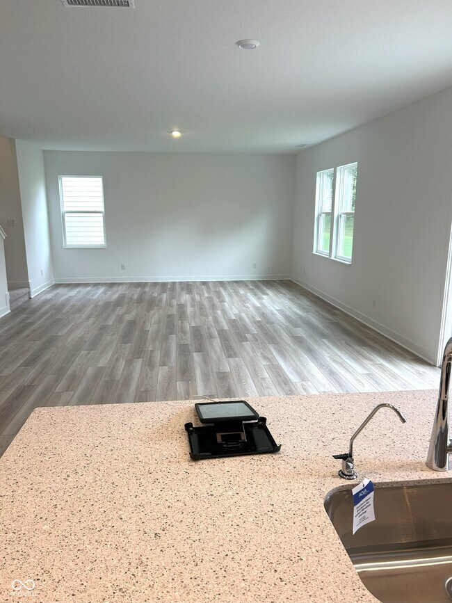Building Photo - 16941 Sandhurst Pl