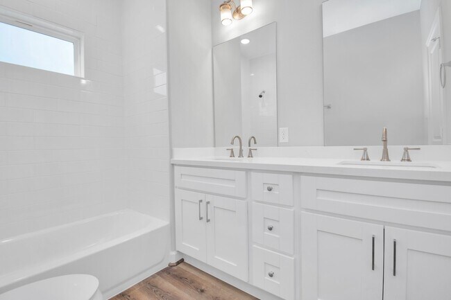 Building Photo - 2349 Hoskins Dr