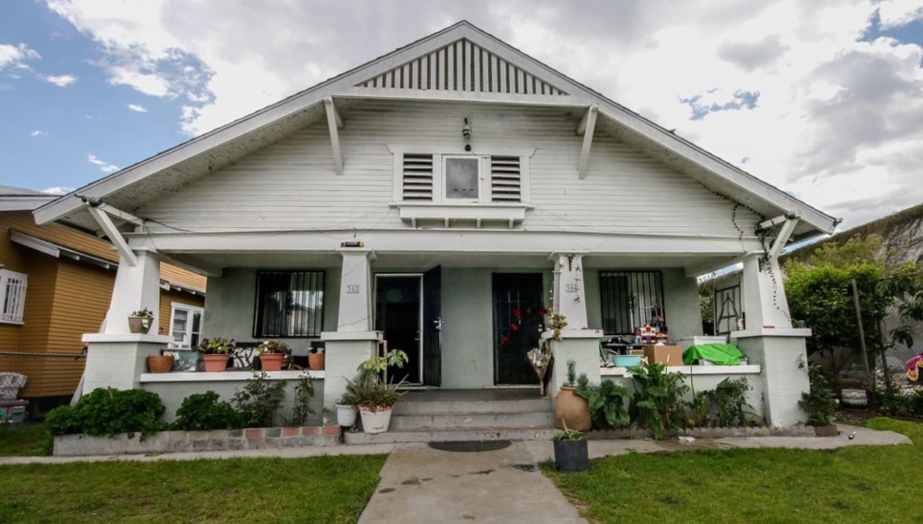 Building Photo - 362 W 59th Pl