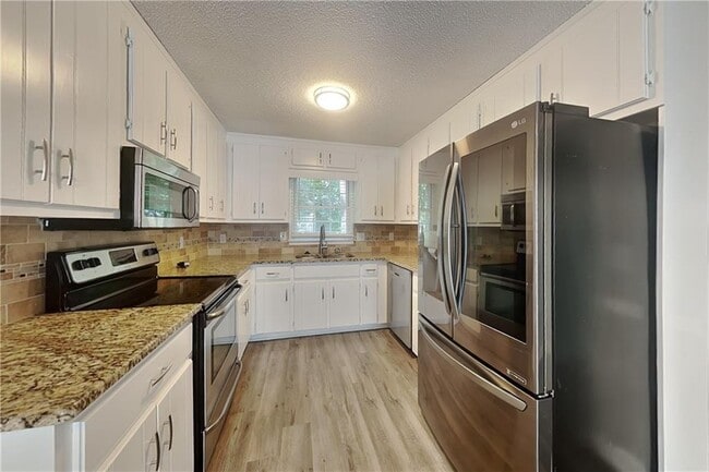 Building Photo - 2671 Ashley Dr