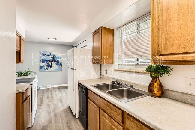 Building Photo - 1350 Zephyr St