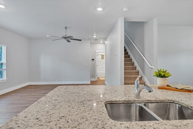 Building Photo - 6082 Carina Rd