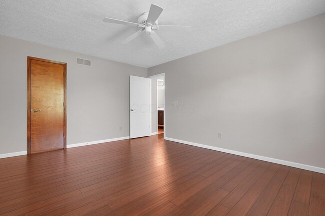 Building Photo - 7961 Pinehill Rd