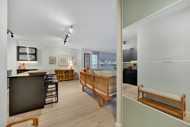 Building Photo - 6040 JFK Blvd E