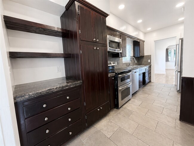 Building Photo - Charming 3-Bedroom Home for Lease in College West, San Diego