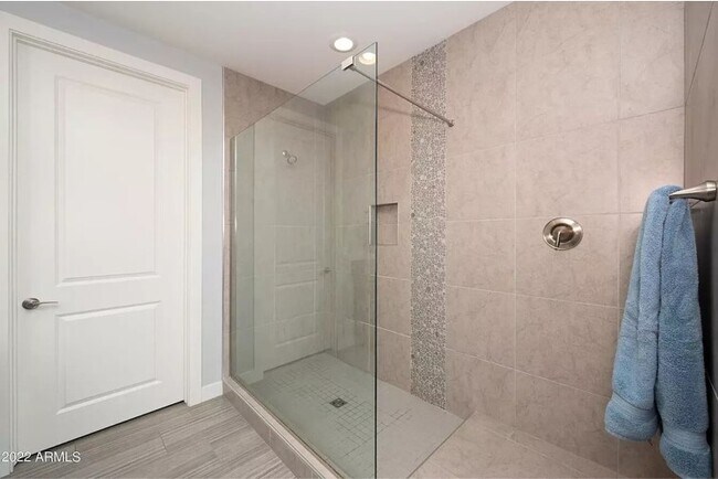 Building Photo - 10260 E White Feather Ln