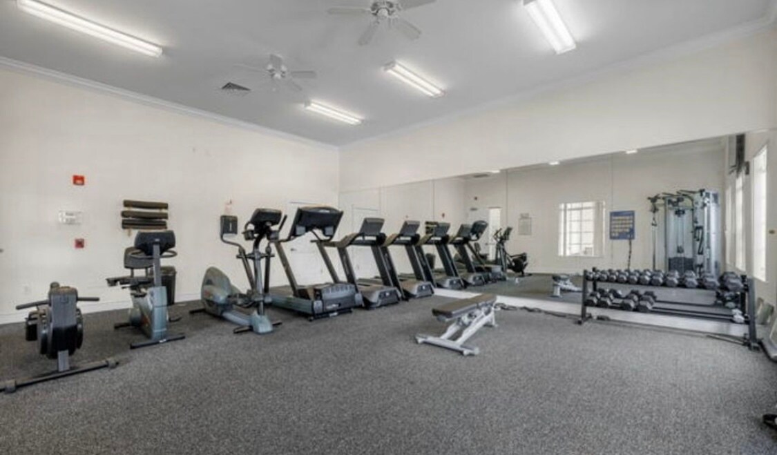 Building Photo - 8264 Key Royal Cir