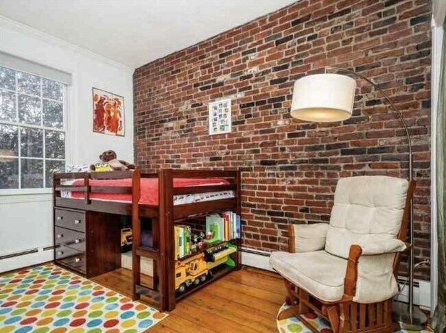 Building Photo - 34 Austin St