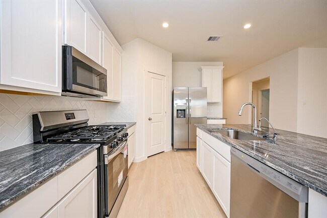 Building Photo - 1602 Mazzini Dr