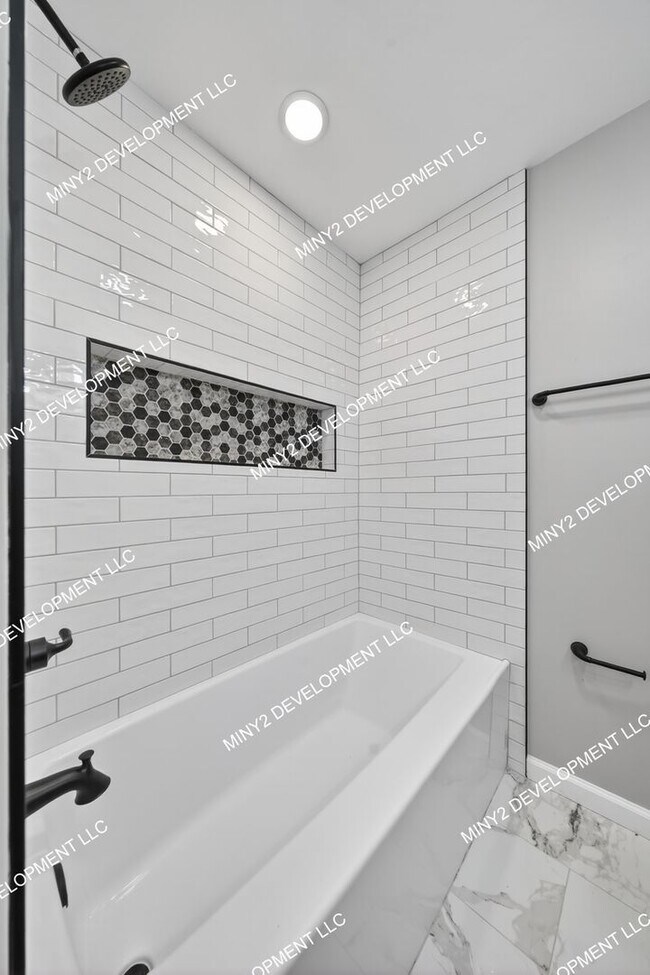 Building Photo - Fully Renovated 3-Bedroom Brick Home in Detroit!