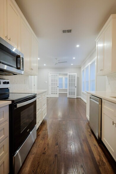 Building Photo - 4114 Junius St